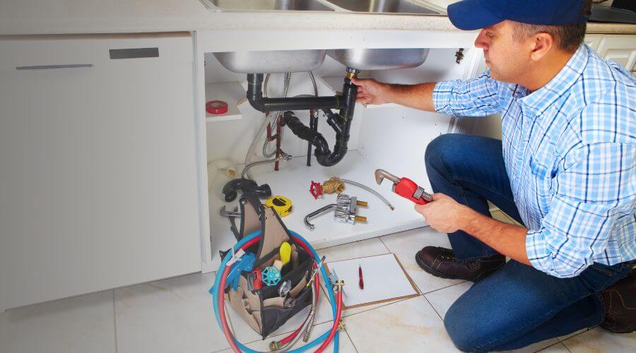 Expert burst pipe repair services in De Land, IL
